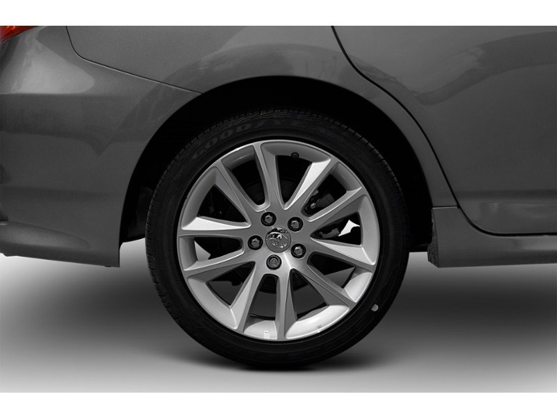 2012 Toyota Matrix 4dr Wgn Auto FWD Exterior Shot 5