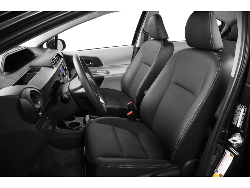 2014 Toyota Prius c 5dr HB Technology Interior Shot 5