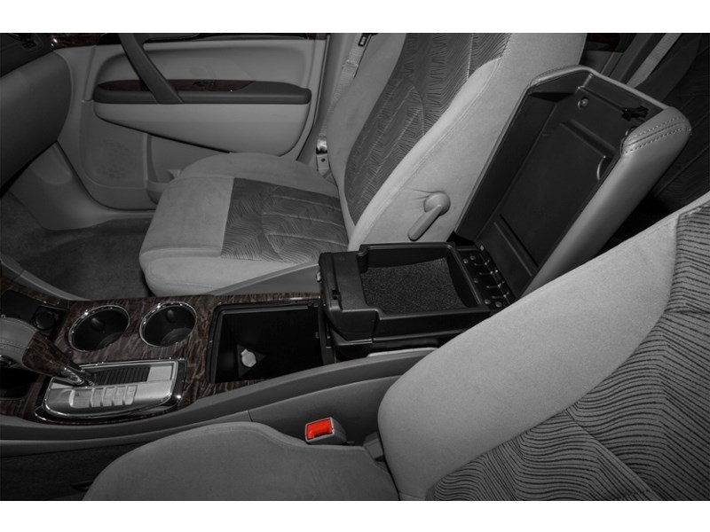 2016 Buick Enclave Premium Interior Shot 8