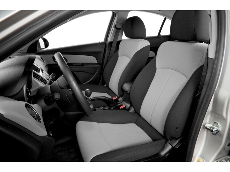 2013 Chevrolet Cruze 4dr Sdn LS w/1SA Interior Shot 5