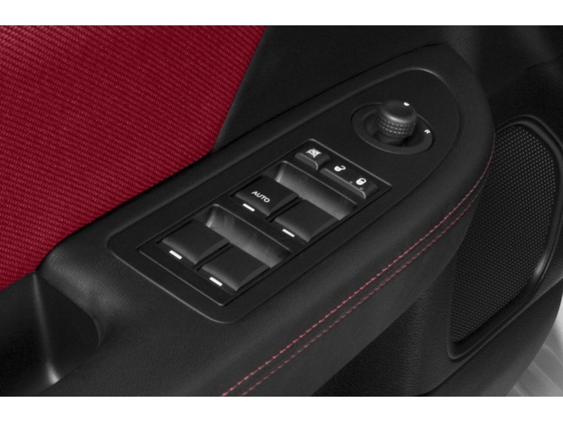 2013 Dodge Avenger SXT Exterior Shot 10