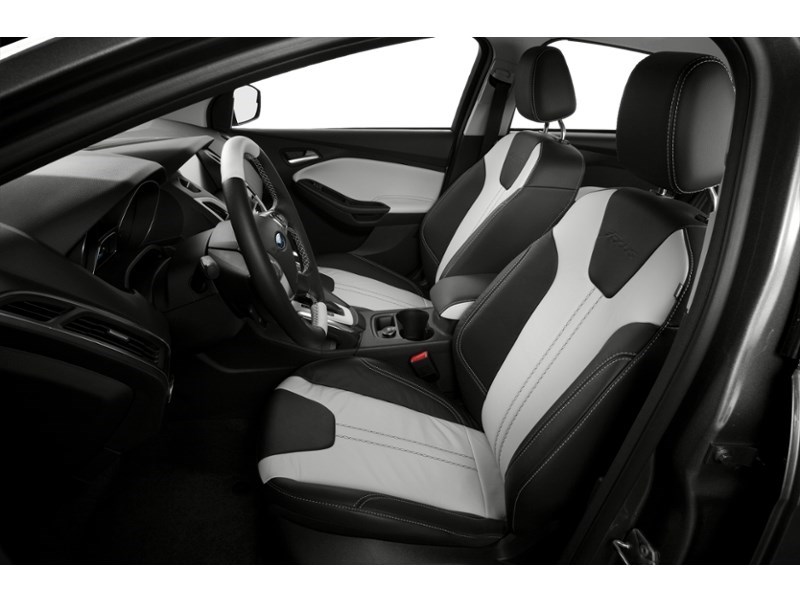 2013 Ford Focus 4dr Sdn SE Interior Shot 5