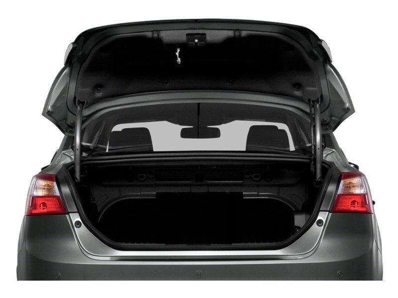 2013 Ford Focus 4dr Sdn SE Exterior Shot 4