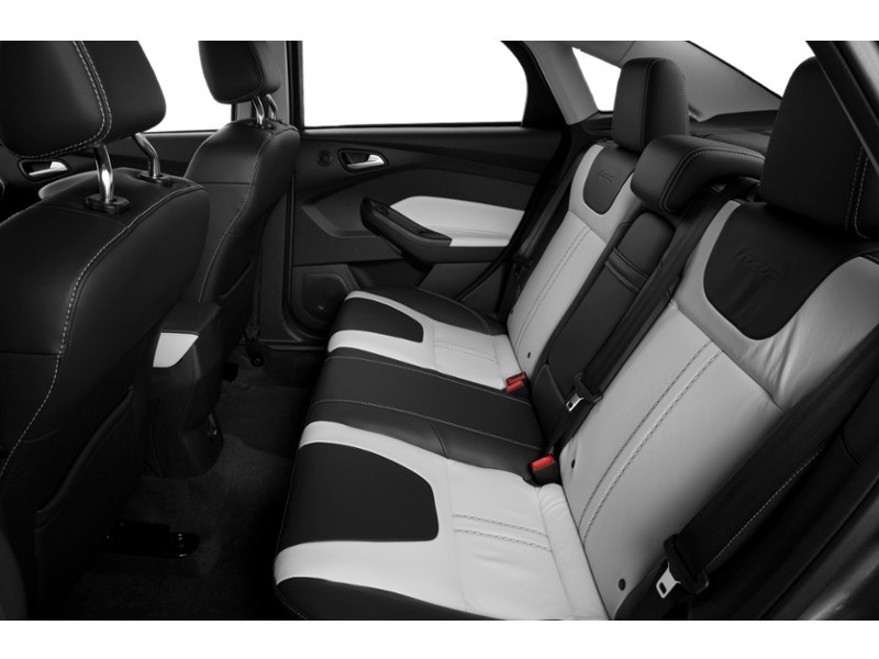 2013 Ford Focus 4dr Sdn SE Interior Shot 6