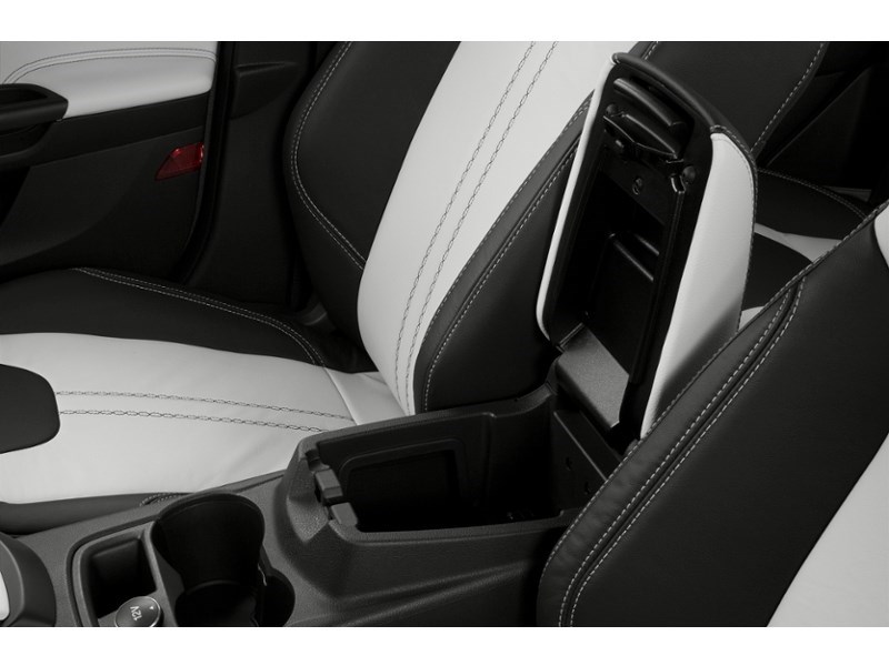 2013 Ford Focus 4dr Sdn SE Interior Shot 8