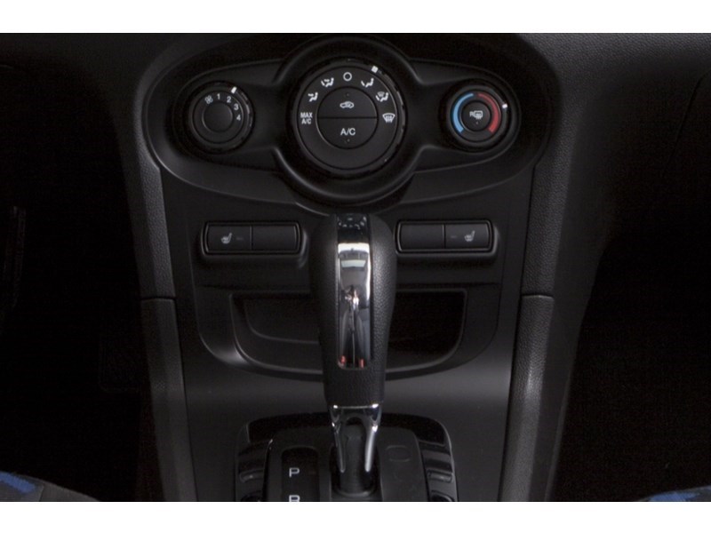 2013 Ford Fiesta 5dr HB SE Exterior Shot 9