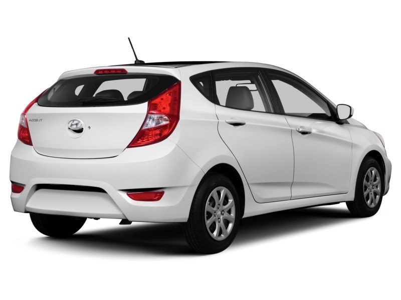 2013 Hyundai Accent 5dr HB Auto GL Exterior Shot 2