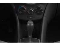 2013 Hyundai Accent 5dr HB Auto GL Exterior Shot 9