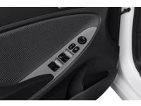 2013 Hyundai Accent 5dr HB Auto GL Exterior Shot 10