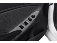 2013 Hyundai Accent 5dr HB Auto GL Exterior Shot 10