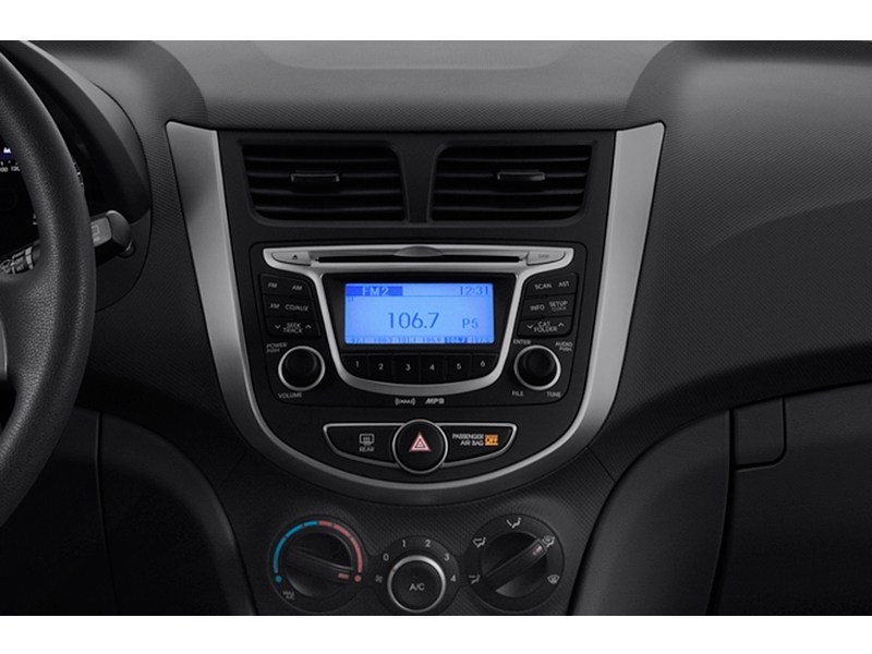 2013 Hyundai Accent 5dr HB Auto GL Interior Shot 8