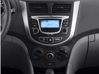 2013 Hyundai Accent 4dr Sdn Auto GL Exterior Shot 15