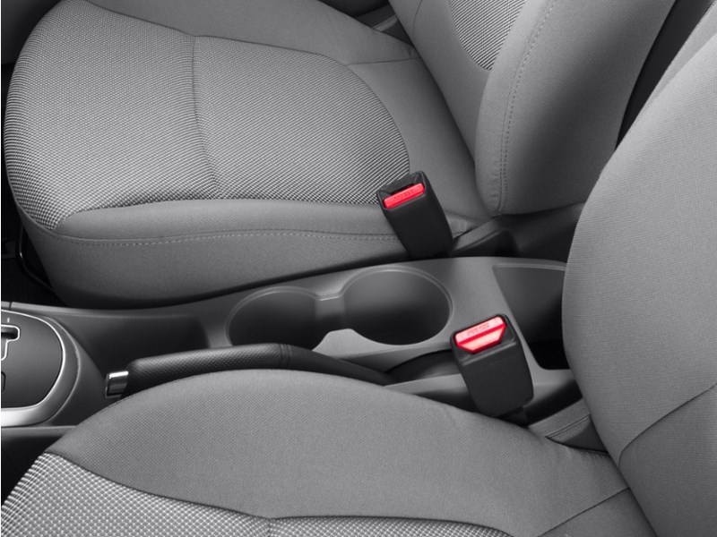 2013 Hyundai Accent 4dr Sdn Man GL *Ltd Avail* Interior Shot 14