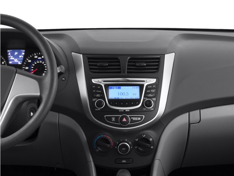 2013 Hyundai Accent 4dr Sdn Man GL *Ltd Avail* Exterior Shot 19