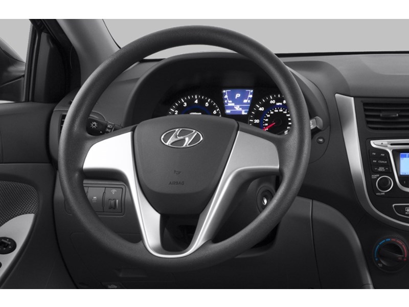 2013 Hyundai Accent 4dr Sdn Man GL *Ltd Avail* Interior Shot 2