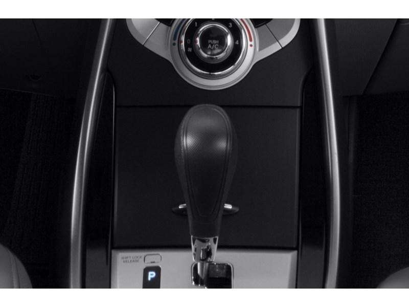 2013 Hyundai Elantra 4dr Sdn Auto GLS Exterior Shot 9