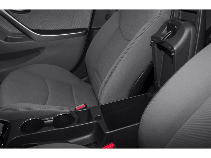 2013 Hyundai Elantra 4dr Sdn Auto Limited w/Navi Interior Shot 7