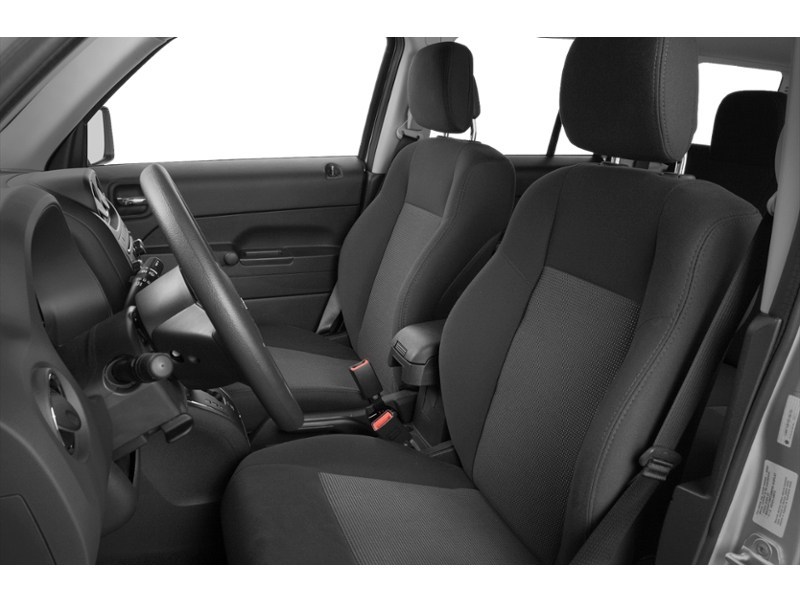 2015 Jeep Patriot 4WD 4dr Altitude *Ltd Avail* Interior Shot 5
