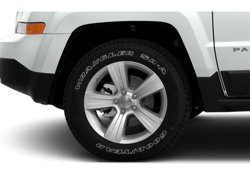 2015 Jeep Patriot 4WD 4dr Altitude *Ltd Avail* Exterior Shot 5