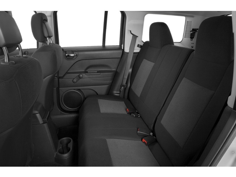 2015 Jeep Patriot 4WD 4dr Altitude *Ltd Avail* Interior Shot 6