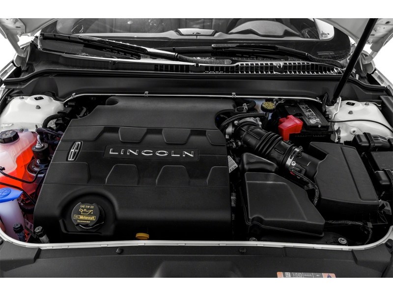 2015 Lincoln MKZ 4dr Sdn FWD Exterior Shot 3