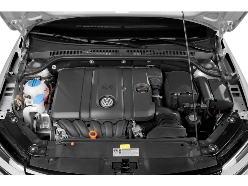 2013 Volkswagen Jetta 4dr 2.0L Man Trendline Exterior Shot 3