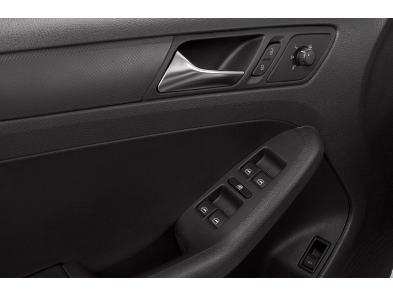 2013 Volkswagen Jetta 4dr 2.0L Man Trendline Exterior Shot 10