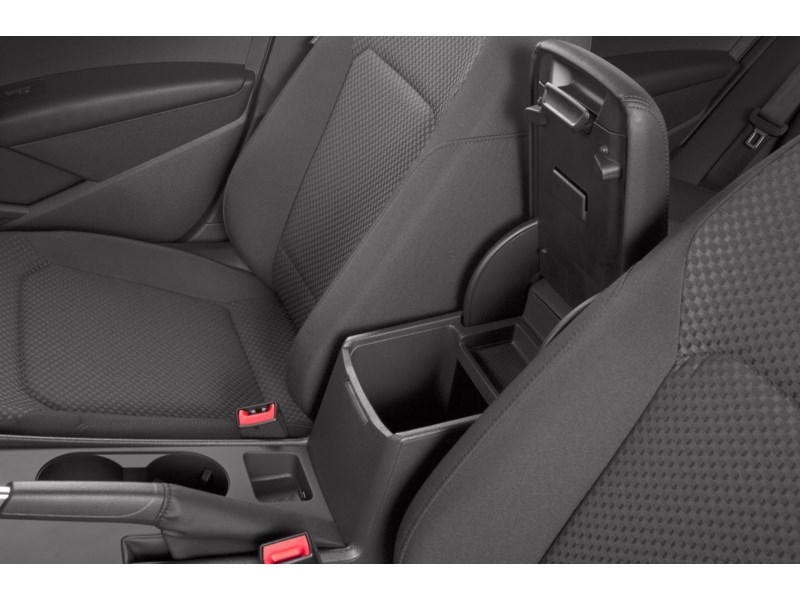 2013 Volkswagen Passat 4dr Sdn 2.5L Man Trendline Exterior Shot 10