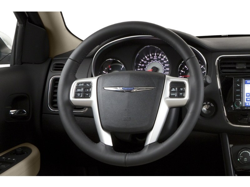 2014 Chrysler 200 4dr Sdn LX Interior Shot 3