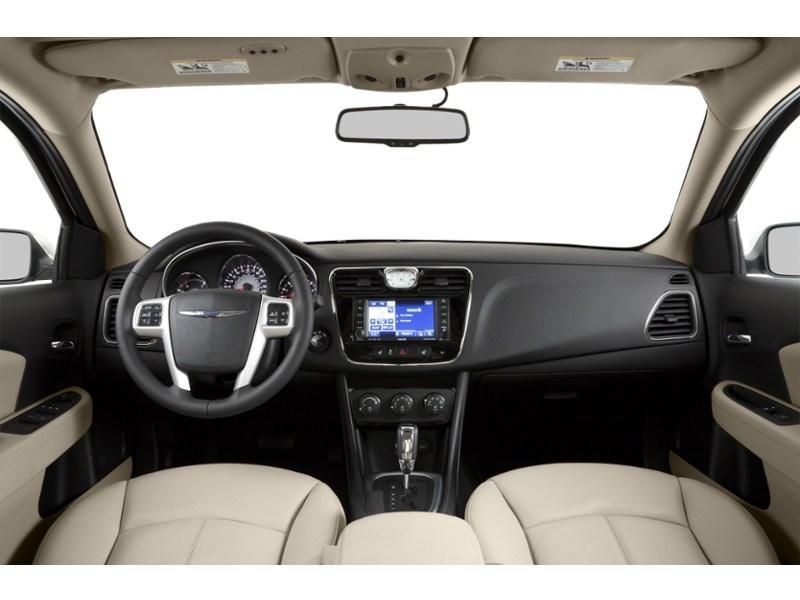 2014 Chrysler 200 4dr Sdn LX Interior Shot 7
