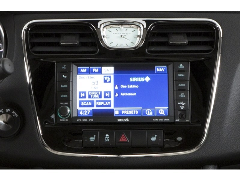 2014 Chrysler 200 4dr Sdn LX Interior Shot 2