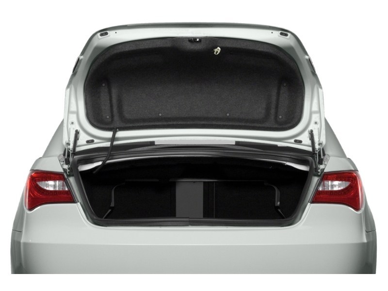 2014 Chrysler 200 4dr Sdn LX Exterior Shot 4