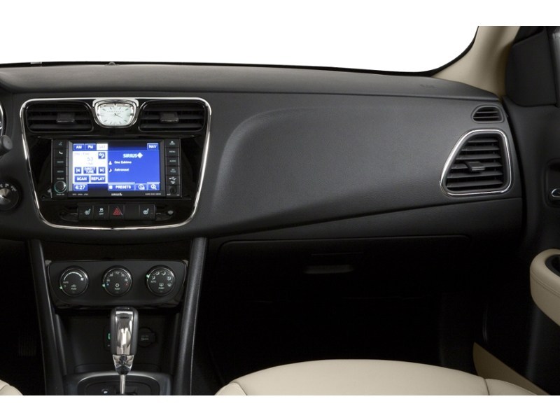 2014 Chrysler 200 4dr Sdn LX Interior Shot 1