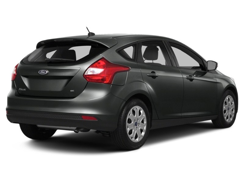 2014 Ford Focus 5dr HB SE Exterior Shot 2