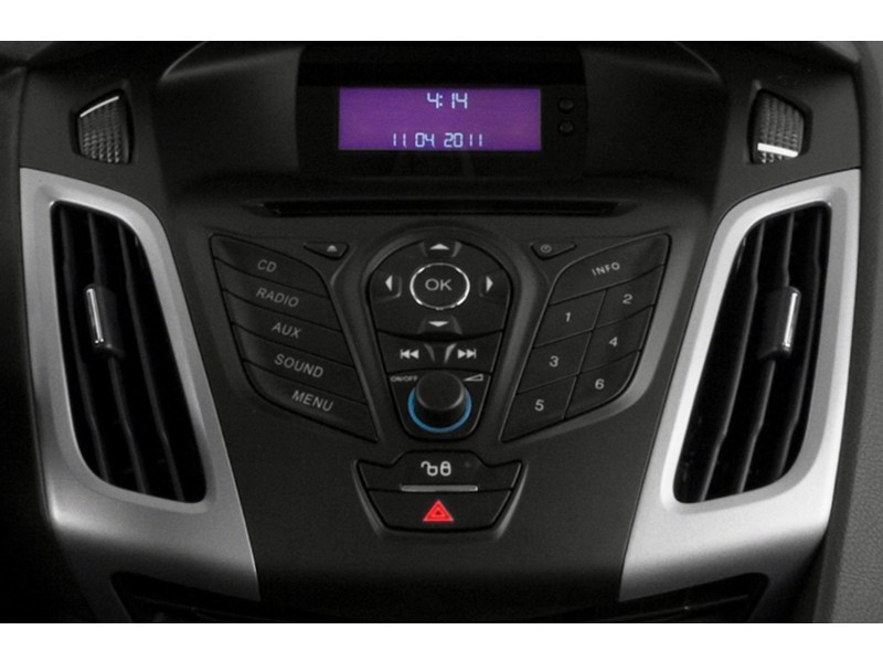 2014 Ford Focus 5dr HB SE Interior Shot 2