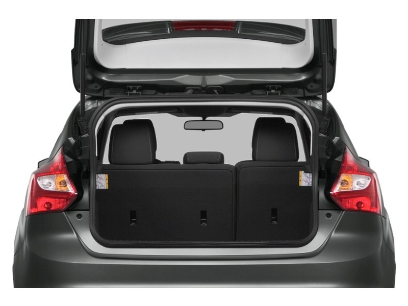2014 Ford Focus 5dr HB SE Exterior Shot 4
