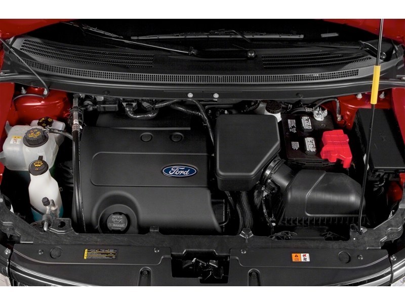 2014 Ford Edge 4dr SEL AWD Exterior Shot 3