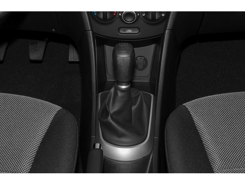 2014 Hyundai Accent 5dr HB Auto GLS Exterior Shot 9