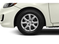 2014 Hyundai Accent 5dr HB Auto GLS Exterior Shot 5