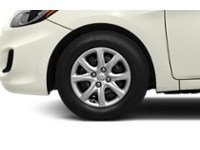 2014 Hyundai Accent 5dr HB Auto GLS Exterior Shot 5