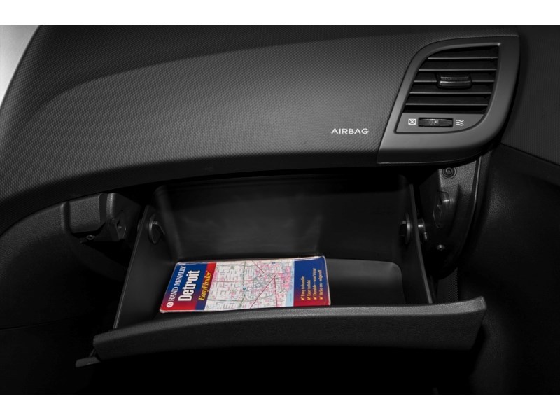 2014 Hyundai Accent 5dr HB Auto GL Interior Shot 4