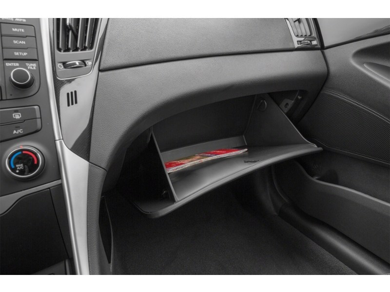 2014 Hyundai Sonata 4dr Sdn 2.4L Auto GLS Interior Shot 4