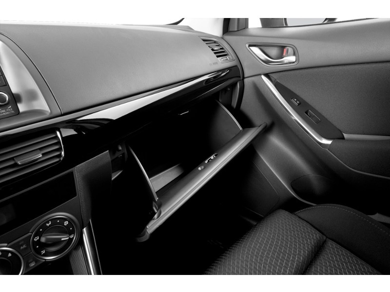2014 Mazda CX-5 AWD 4dr Auto GT Interior Shot 3