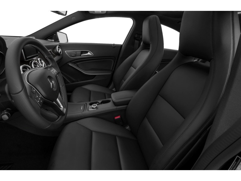 2015 Mercedes-Benz CLA-Class 4dr Sdn CLA 250 4MATIC Interior Shot 5