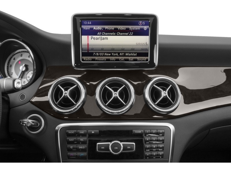 2015 Mercedes-Benz CLA-Class 4dr Sdn CLA 250 4MATIC Interior Shot 2