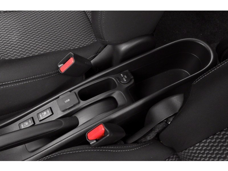 2014 Nissan Versa Note 5dr HB Auto 1.6 S Interior Shot 8