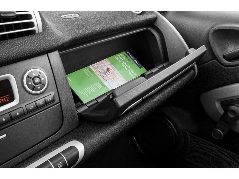 2015 smart fortwo 2dr Cpe Pure Interior Shot 4