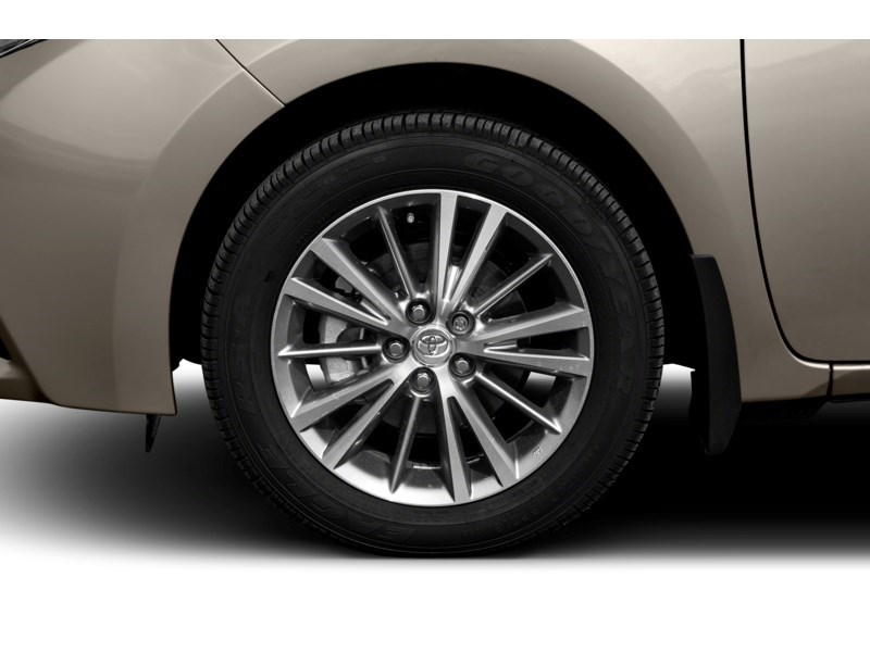 2015 Toyota Corolla 4dr Sdn CVT LE Exterior Shot 5