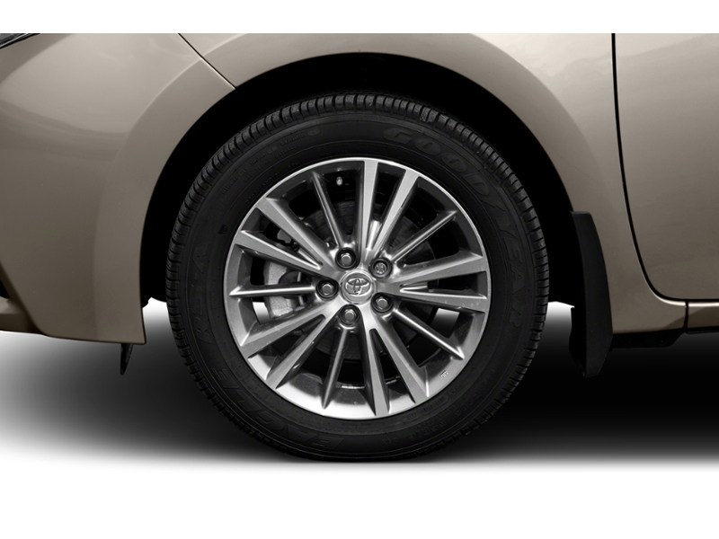 2014 Toyota Corolla 4dr Sdn CVT LE Exterior Shot 5