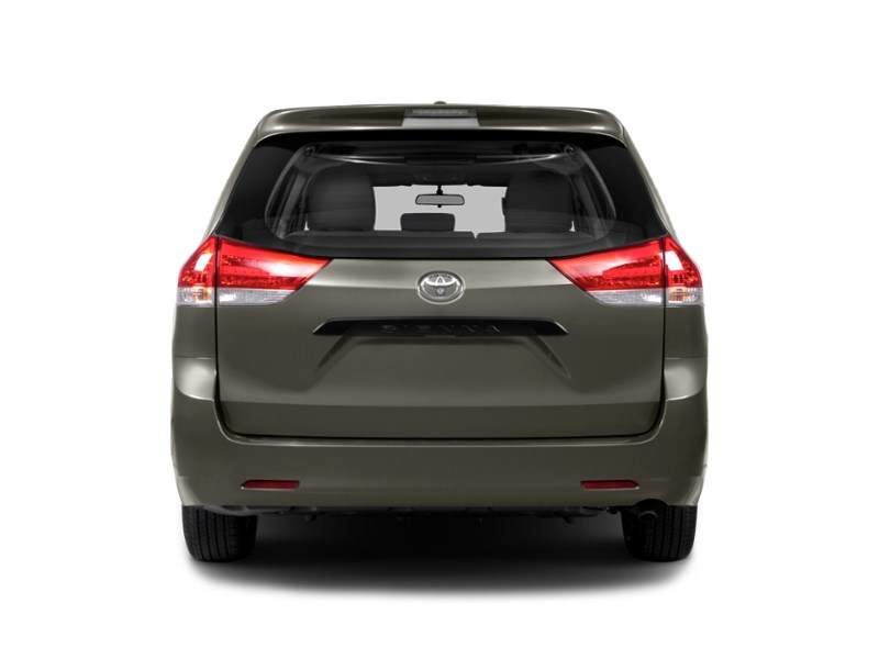 2014 Toyota Sienna 5dr LE 8-Pass FWD Exterior Shot 8
